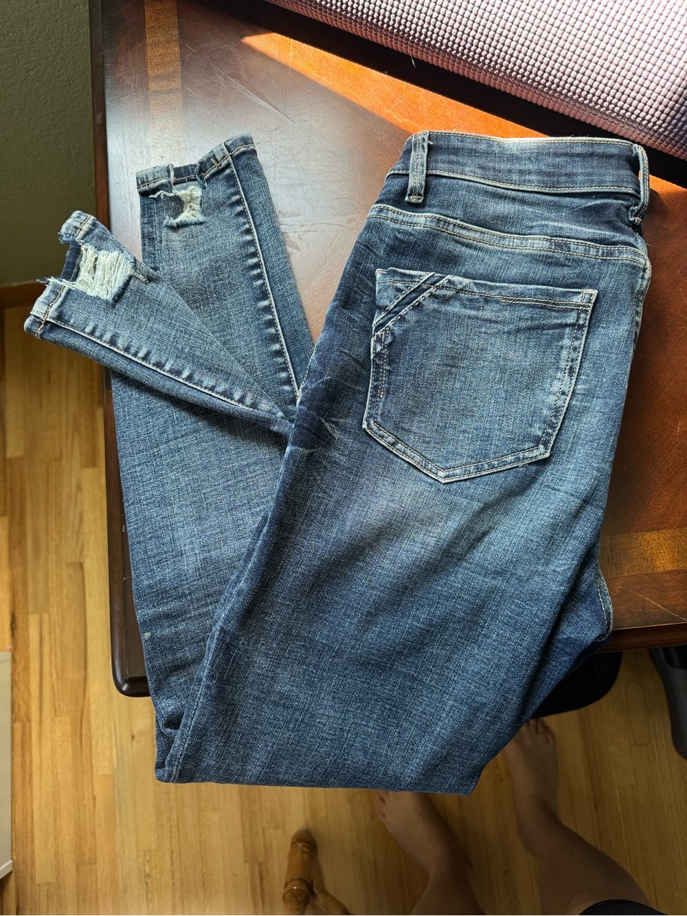 Buckle Black Women's Ankle Skinny Jeans size 25